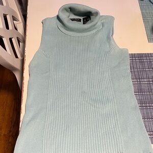 Access Sleeveless Ribbed Turtleneck Sweater - Light Blue